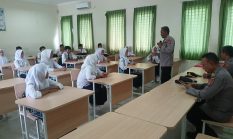 Kapolsek Kediri Beri Sosialisasi Tema Sayangi Diri  Sendiri “Go To School di MTs. Negeri 2 Lombok Barat