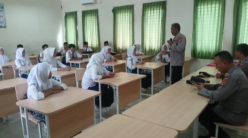 Kapolsek Kediri Beri Sosialisasi Tema Sayangi Diri  Sendiri “Go To School di MTs. Negeri 2 Lombok Barat